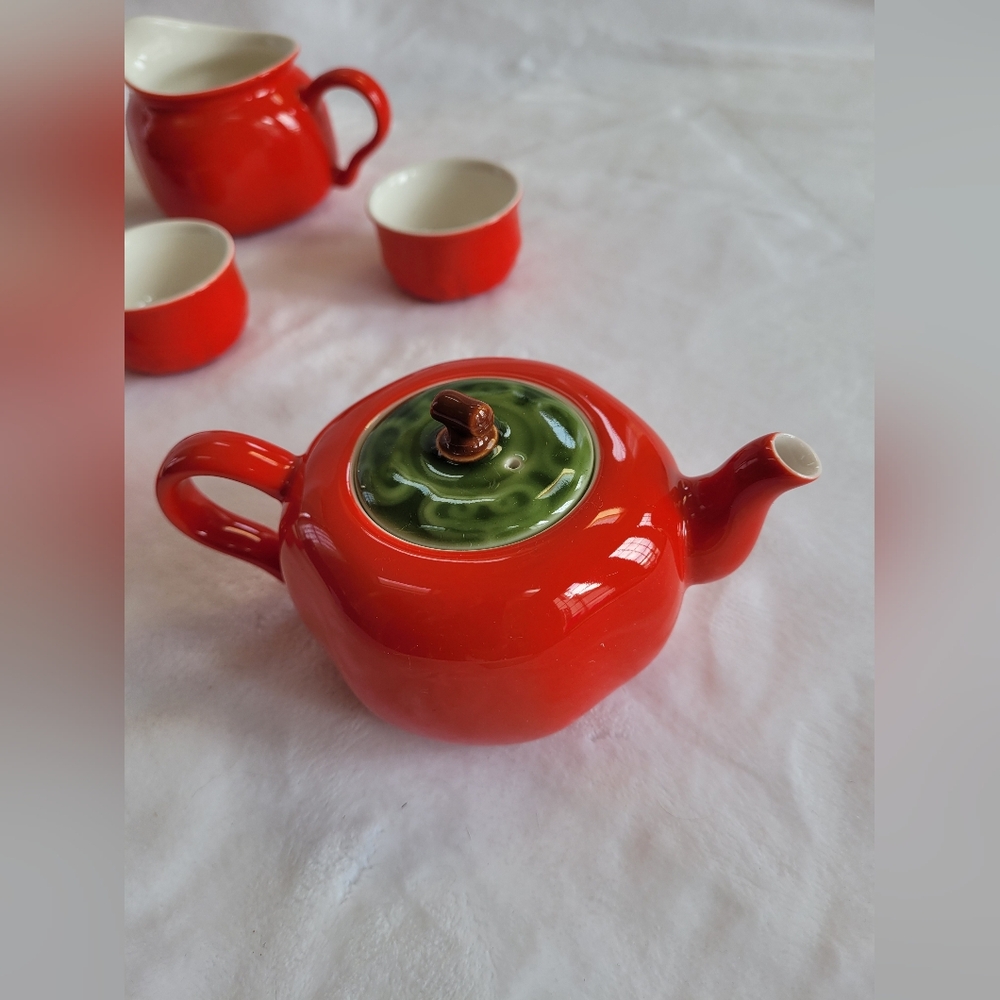 Liven China Eight Piece Porcelain Red/Green Tea Set 8
